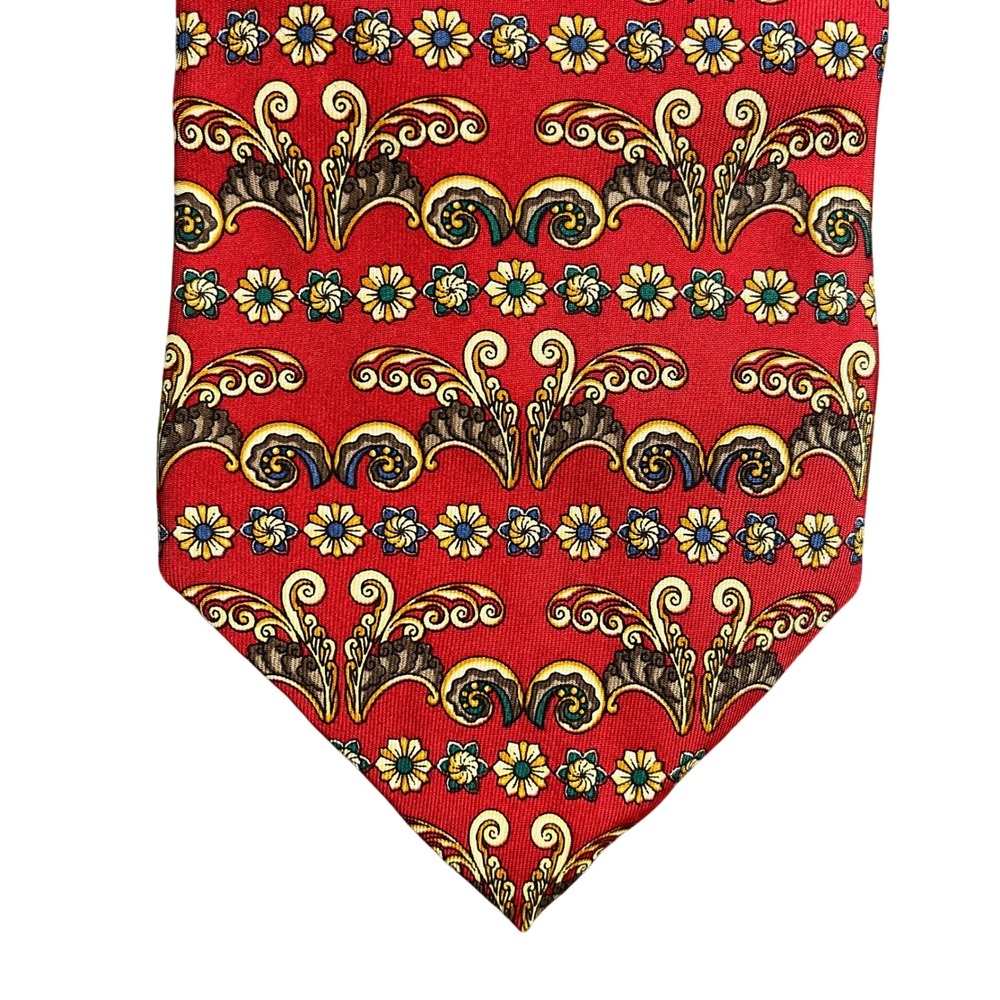 Van Heusen 417 Silk Tie Red Floral Scrollwork Pattern Mens Necktie Made in USA
